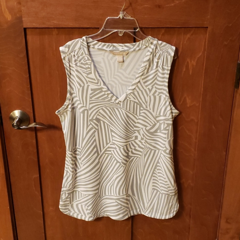 Gray and white zebra-ish patterned tank